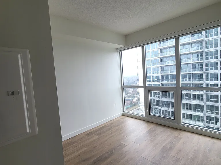 95 McMahon Dr #2905 — Photo 9
