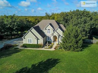 23622 S Lucille Ln, Peculiar, MO 64078