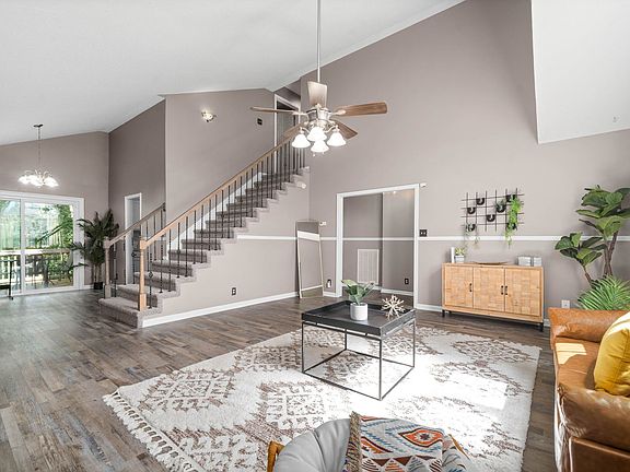 5th image of 3387 N Henderson Way