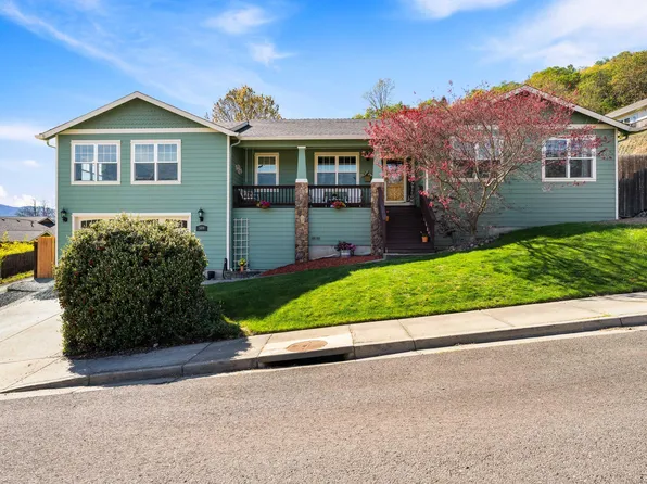 509 Cypress Ave, Rogue River, OR 97537