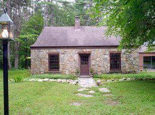 41 Harkness Rd, Pelham, MA 01002