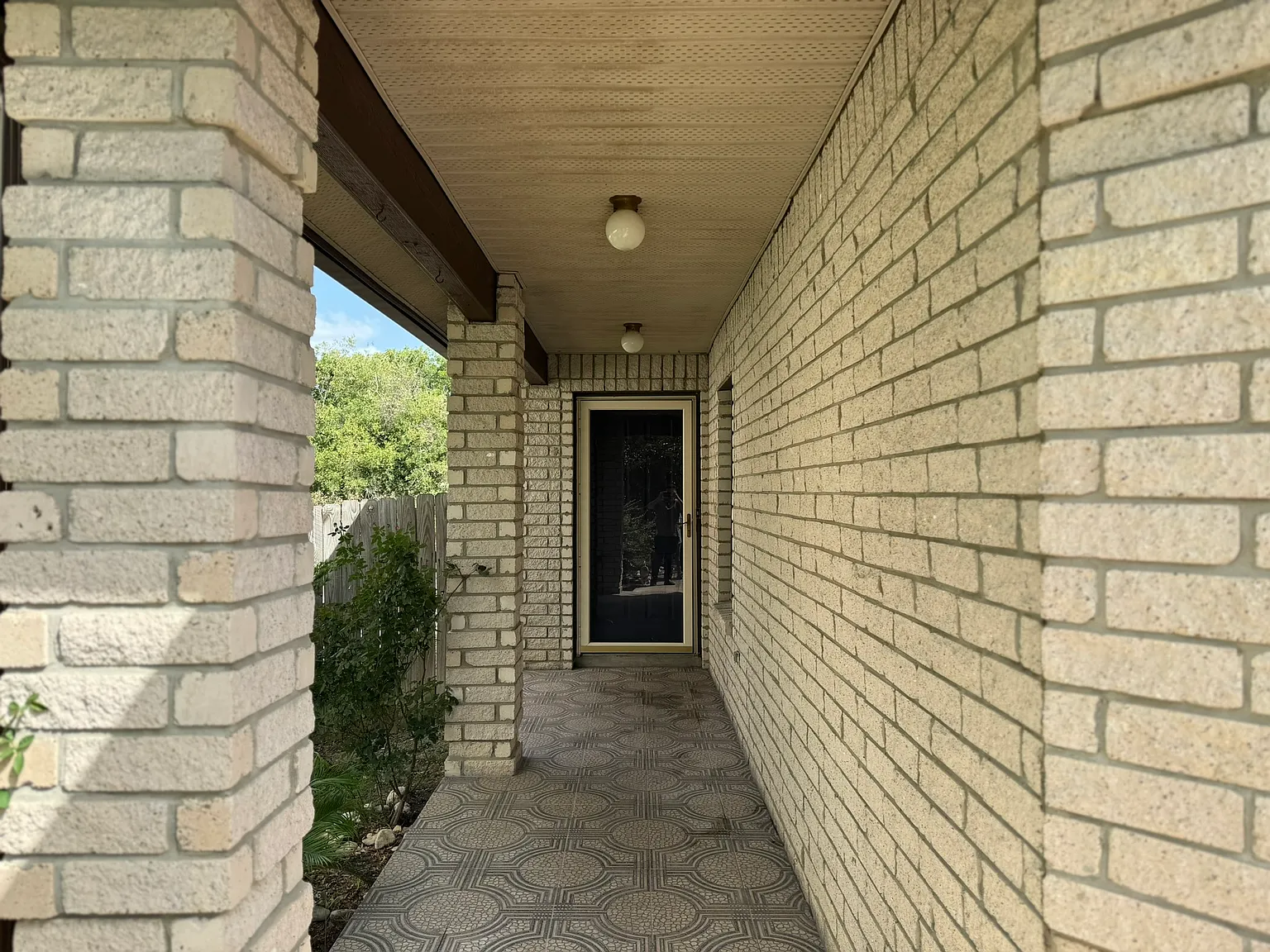 3 bed, 1614 sqft, $1,800 — Photo 4