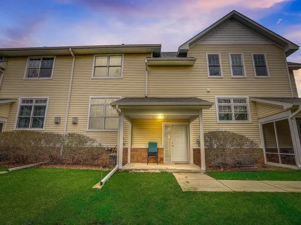2117 Village Trl, Mound, MN 55364
