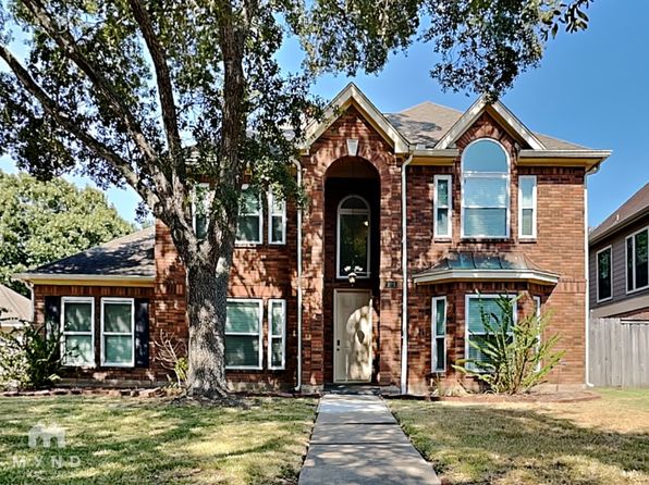 104 Lake Point Ct