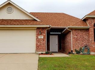 1029 NW Park Meadow Ln, Burleson, TX 76028