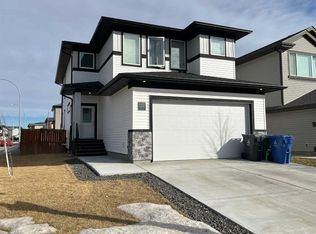 642 S Moonlight Ln W, Lethbridge, AB T1J5M7