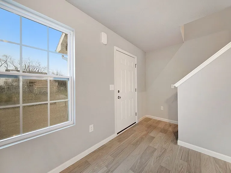 2142 Farm Valley Dr — Photo 9