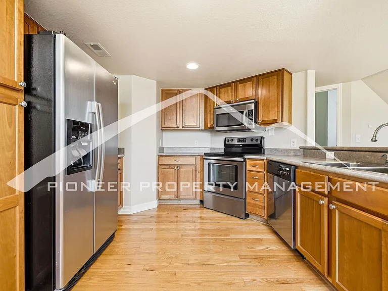 1049 S Walden Way #255 — Photo 8