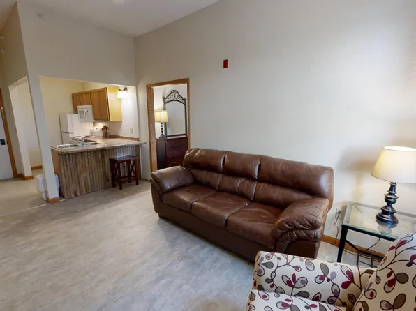 542 Benson Ave SW, Willmar, MN