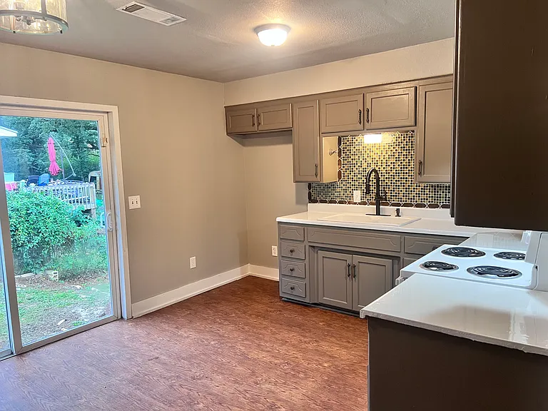 1107 Wilson St — Photo 19