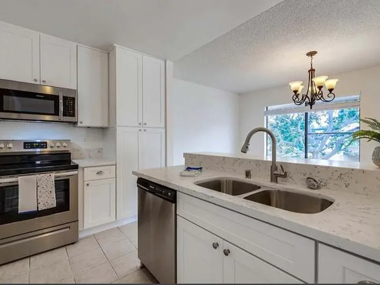 450 W Vermont Ave #2102 — Photo 4