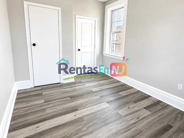 380 N 11th St #5A — Photo 5