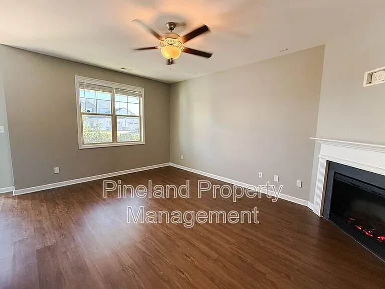 268 Chatfield Dr — Photo 3