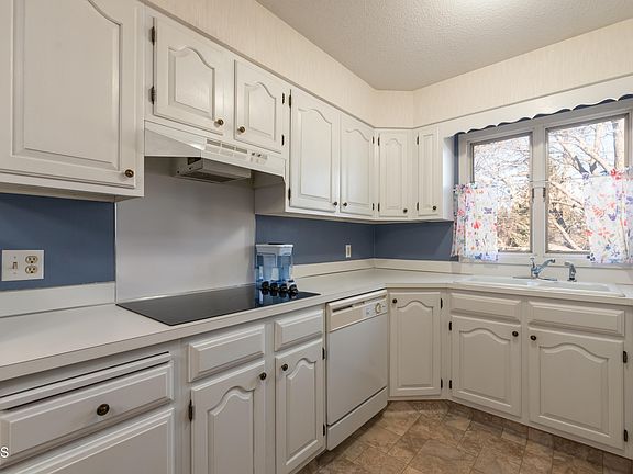 5th image of 2105 N Kavaney Dr APT 1
