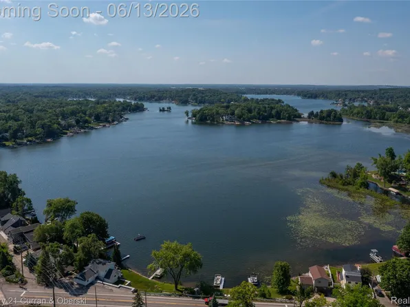 7224 Andersonville Rd, Clarkston, MI 48346