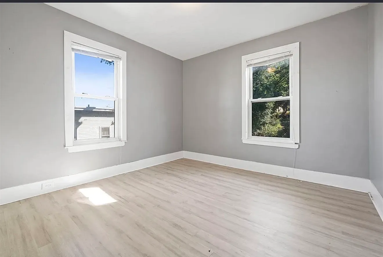 3 bed, 1100 sqft, $2,300 — Photo 1