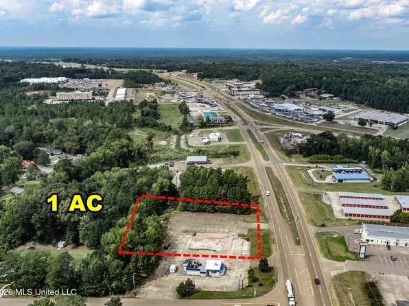 1331 Sunset Dr #B, Grenada, MS 38901