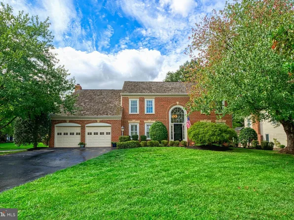 12933 Oak Lawn Pl, Herndon, VA 20171