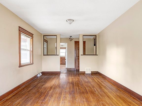 3rd image of 245 Julian St