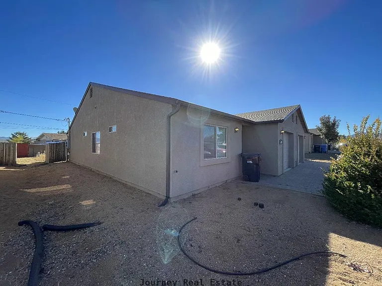 4469 N Miner Rd — Photo 2