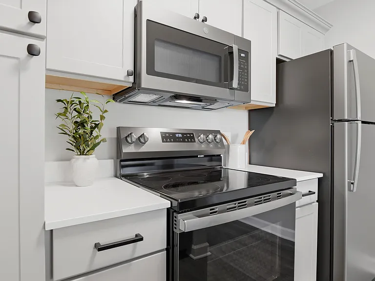 Deer Valley Apartments — Photo 18