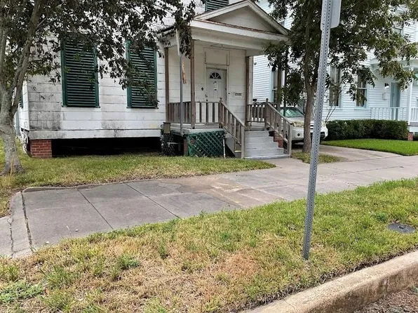 1511 37th St, Galveston, TX 77550