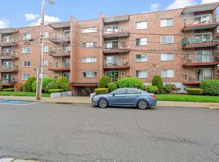 10 Foster St APT 203, Wakefield, MA 01880