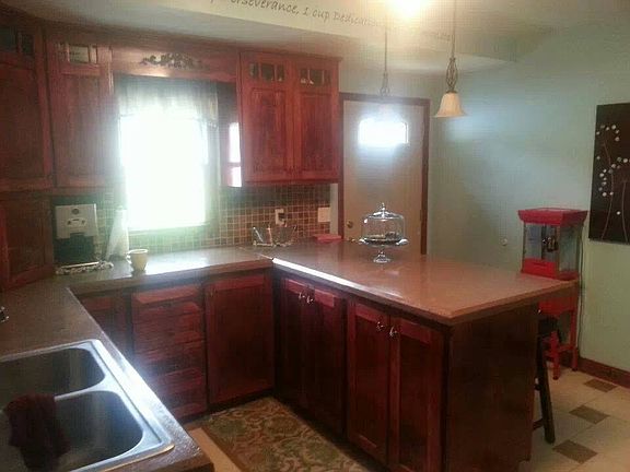 2nd image of 971 Herring Ave