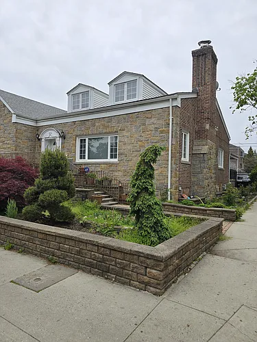 1250 Pelham Pkwy S #B Photo 1