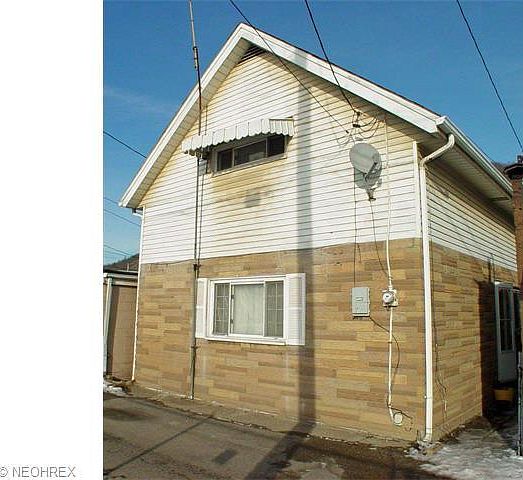 2nd image of 547 Main St
