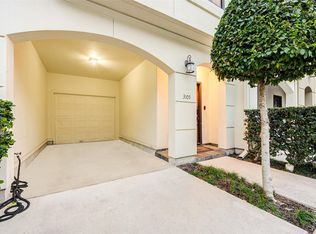 3105 Fairdale Oaks E, Houston, TX 77057