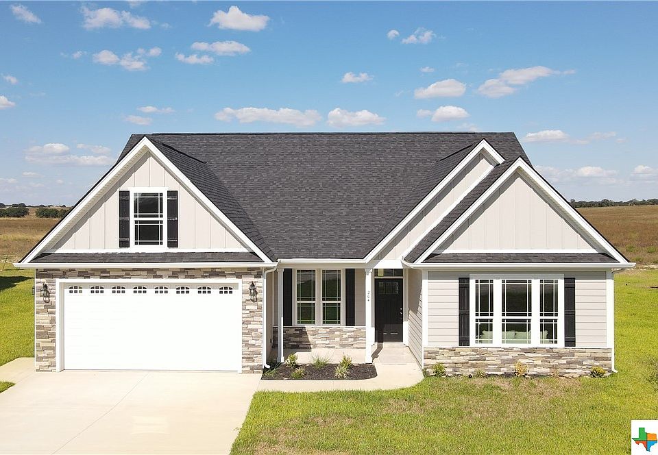 1st image of 204 Turnberry Dr