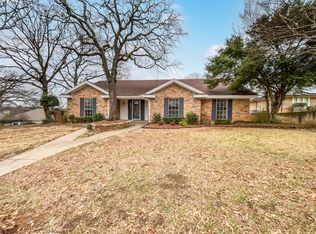 1958 Cobblestone Ct, Fort Worth, TX 76112