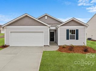 206 Roper St #37, Candler, NC 28715