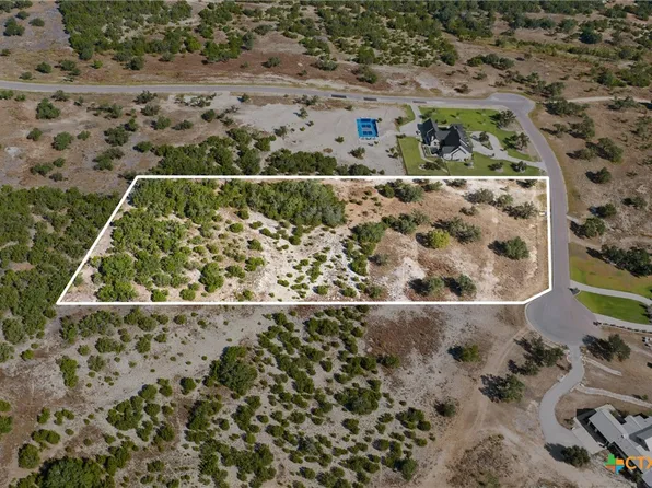 2058 Legacy Hills Dr, Johnson City, TX 78636