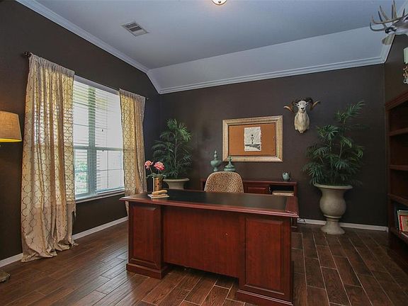 5th image of 14227 Mohican Dr