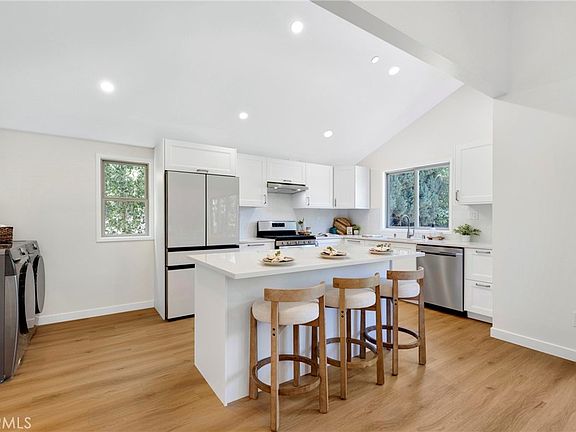4th image of 5759 Jamieson Ave