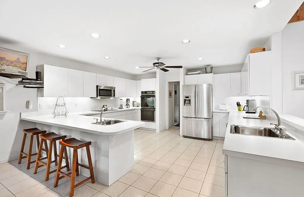 Tranquility In Southampton W Heated Pool & Private Tennis Court! — Photo 2