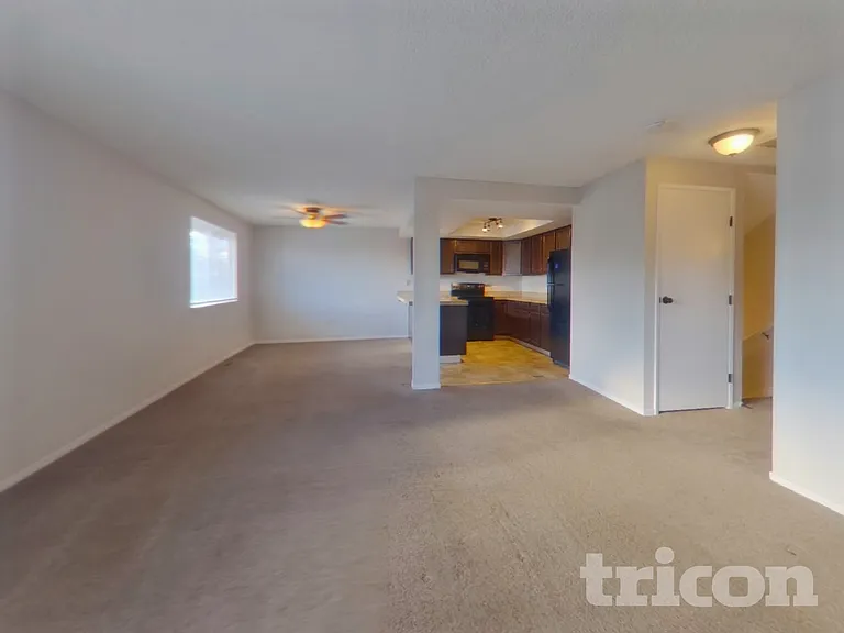 841 Wyoming Ave — Photo 2