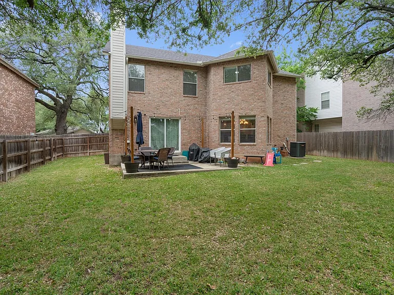 1509 Shady Creek Trl — Photo 33