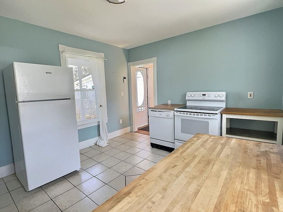 44 Batchelder Street, Barre, VT 05641 | Zillow 44 Batchelder Street, Barre, VT 05641 | Zillow