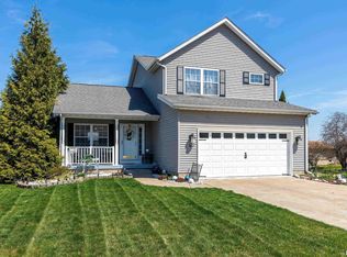 907 5th Avenue Dr, Andalusia, IL 61232