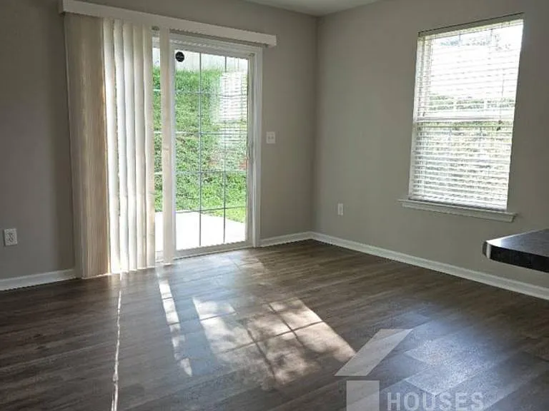 20 Laurelhurst Ct — Photo 7