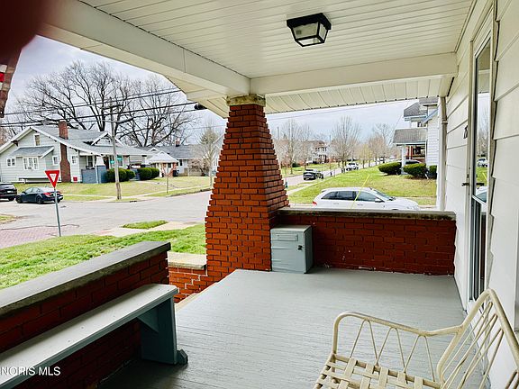 4th image of 752 Hampton Ave