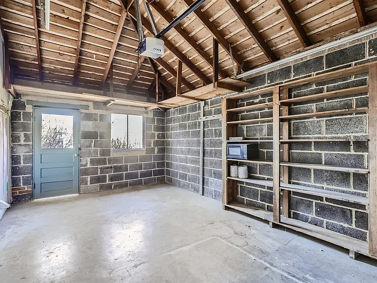 1275 Jasmine St — Photo 4