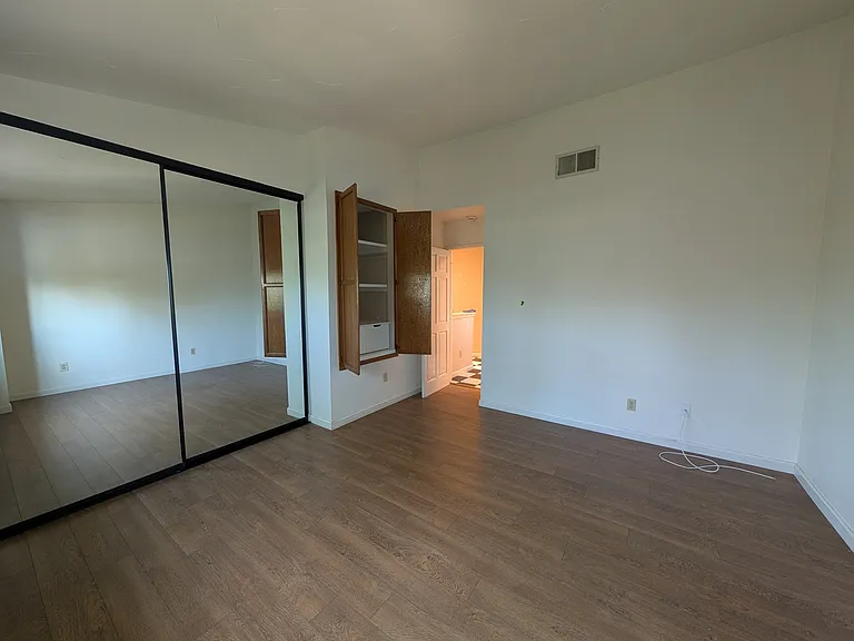 4510 Campus Ave #5 — Photo 24