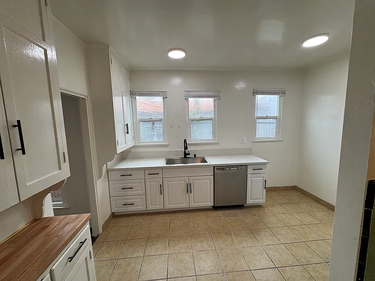 1874 S Redondo Blvd #1874 — Photo 47