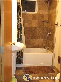Bathroom with Tile shower/bath