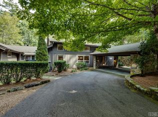 555 Arnold Rd, Highlands, NC 28741