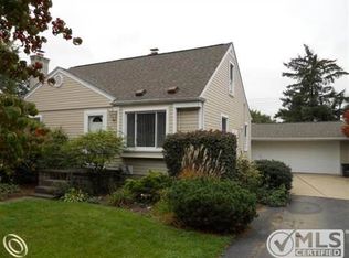 97 Scott Lake Rd, Waterford, MI 48328